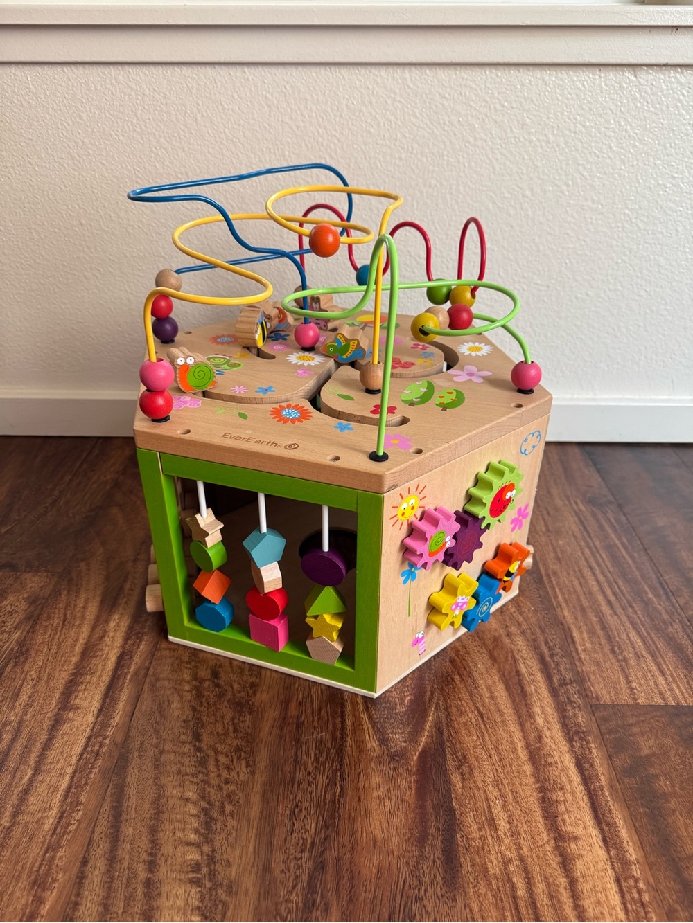 Good Condition EverEarth 7 in 1 Wooden Learning Activity Center